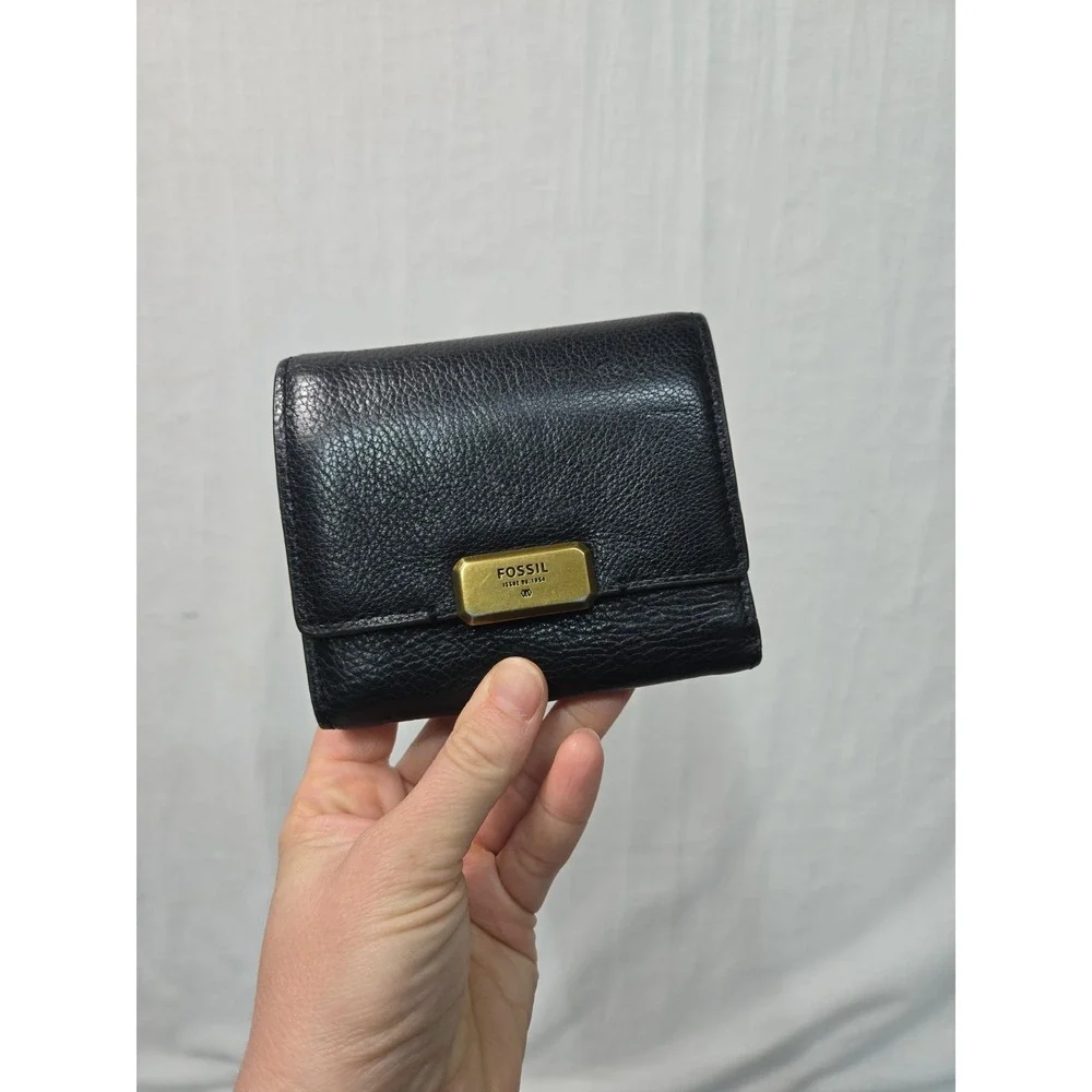 Vintage Fossil Genuine Pebbled Leather Black Bifold Wallet Zippered Coin Pouch